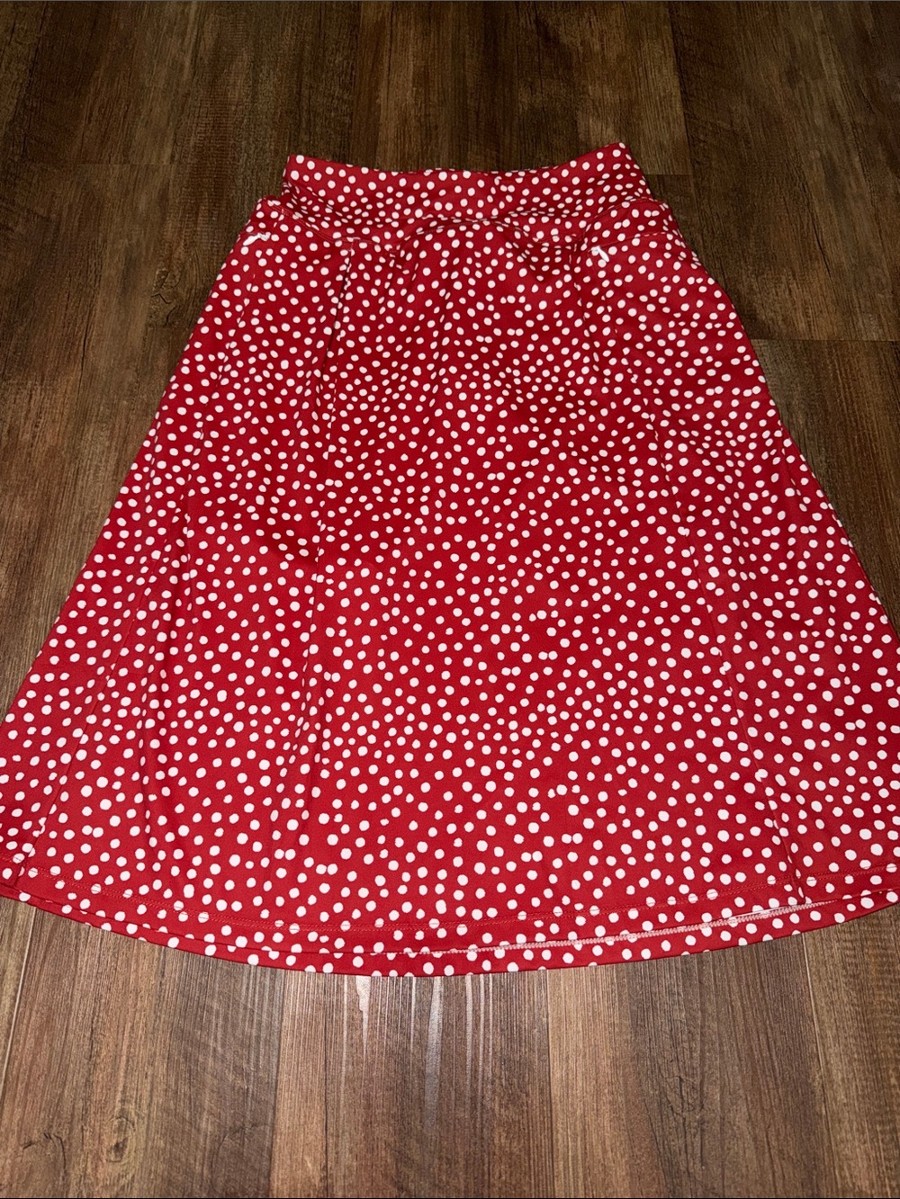 Women’s Polka Dot Athletic skirt with attached shorts size M with pockets